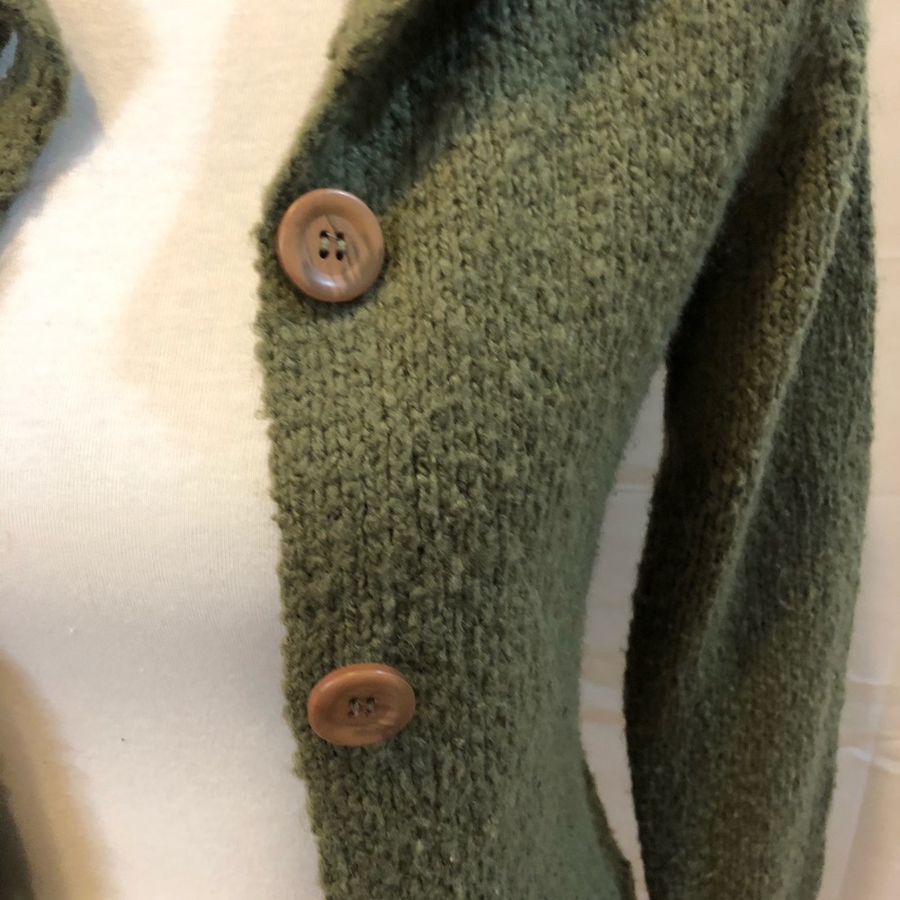 KENZIE green button front sweater - Picture 4 of 7